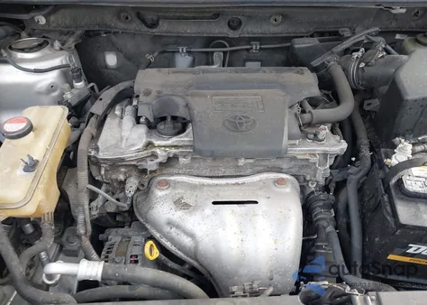 2015 Toyota Rav4 Xle z USA, uszkodzony, nr VIN JTMRFREVXFD118475